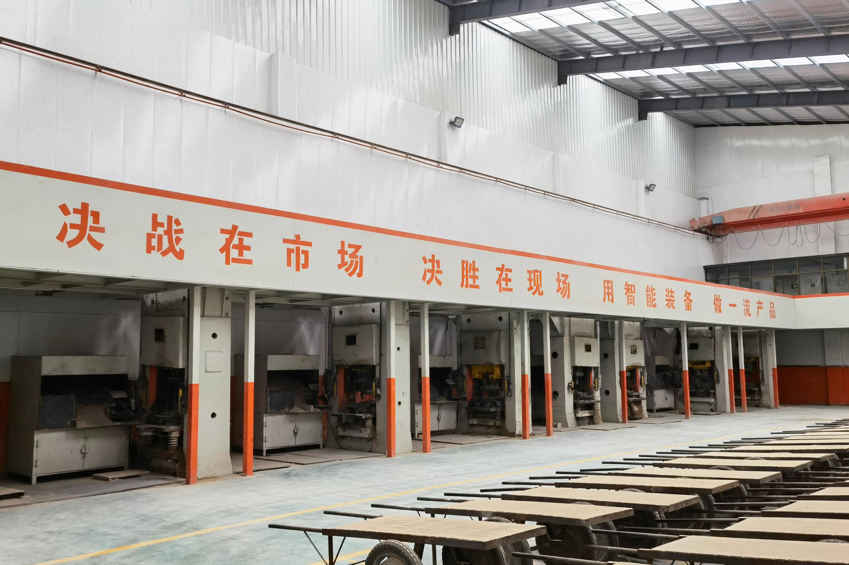 压抑-min 压抑-min